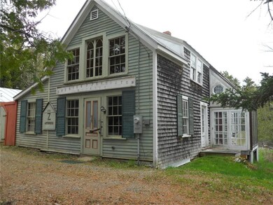 Front exterior, solarium