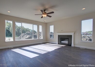 Living Room-Photo Similar