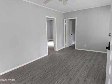 112 River Rd unit B, Millrift, PA 18340 - photo 2