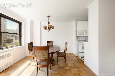 Lincoln Towers unit 9K, New York, NY 10023 - photo 4