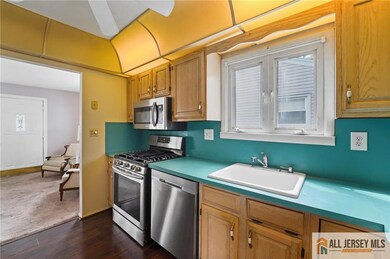 199 E Louis Place, Iselin, NJ 08830 - photo 4