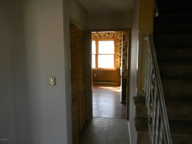 237 Claremont Ave, Tamaqua, PA 18252 - photo 6