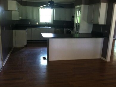 297 Dixon Rd, Shelbyville, TN 37160 - photo 4