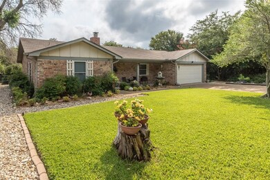 2511 Cedar Crest Ct, Granbury, TX 76048 - photo 2