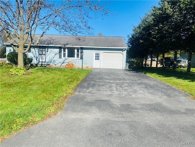 122 Charles Dr, Camillus, NY 13031 - photo 2