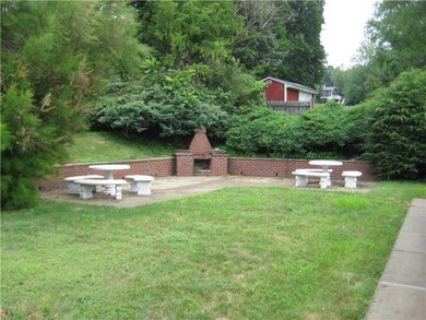 Yard/Garden. A true place to enjoy the outdoors! O