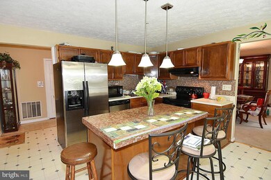 8311 Branchwood Cir, Clinton, MD 20735 - photo 2