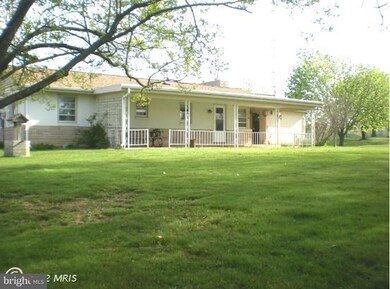 2244 Fisher Rd, Chambersburg, PA 17202 - photo 4