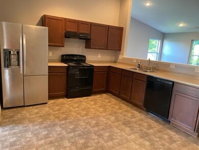4647 Torrington Dr SE - Kitchen