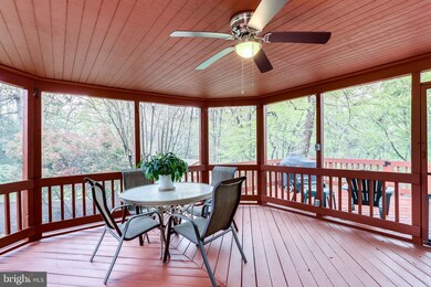 12984 Hampton Forest Ct, Fairfax, VA 22030 - photo 4