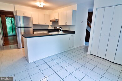 10811 Deborah Dr, Potomac, MD 20854 - photo 5