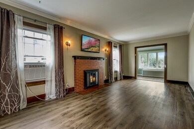 323 N Jefferson St, Batavia, IL 60510 - photo 2