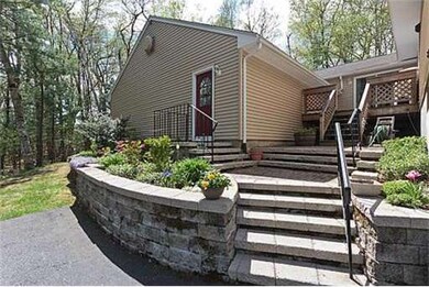 10 Shawnee Cir, Billerica, MA 01821 - photo 3