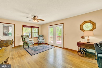 121 Pendragon Ct, Paw Paw, WV 25434 - photo 6