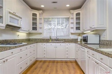 Huge Kitchen With Double Ovens!