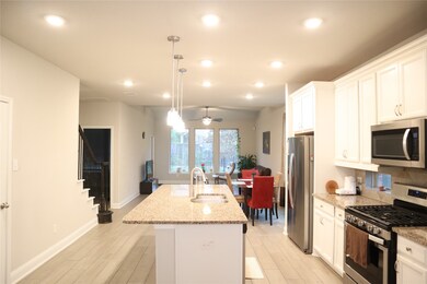 15 Heirloom Garden Place, the Woodlands, TX 77354 - photo 4