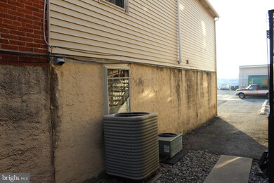 142 E Main St, New Holland, PA 17557 - photo 7