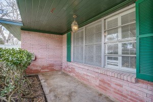 402 E Dumble St, Alvin, TX 77511 - photo 6