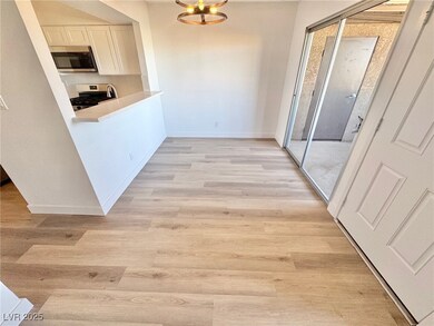 1424 Santa Anita Dr unit 112, Las Vegas, NV 89119 - photo 4