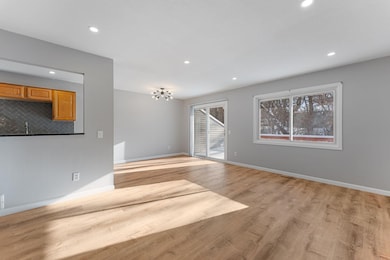 12318 Oak Leaf Ct, Burnsville, MN 55337 - photo 3