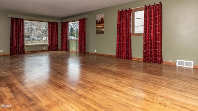 1025 N 4th St, Bismarck, ND 58501 - photo 2