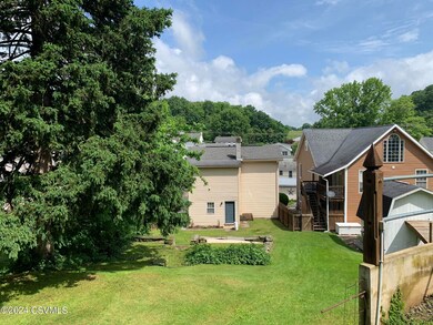 246 Locust St, Milton, PA 17847 - photo 2