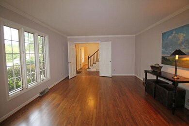 Hardwood floors thru out