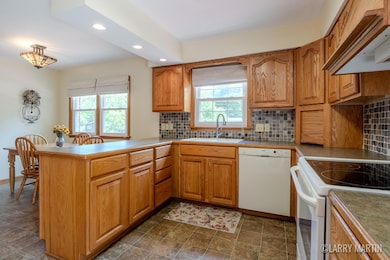2153 Greenview Ct-15