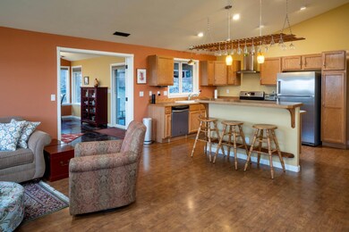 3340 SW Salmon Ct, Redmond, OR 97756 - photo 5