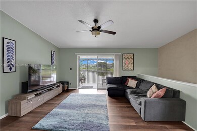 2737 S Oakland Forest Dr unit 204, Oakland Park, FL 33309 - photo 7