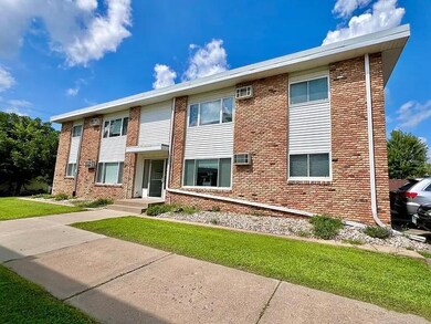 553 Lemon St N unit 2, Hudson, WI 54016 - photo 6