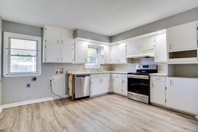 312 E Beech Ave, Enid, OK 73701 - photo 6