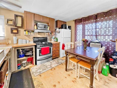 302 Austin St, Brazoria, TX 77422 - photo 5