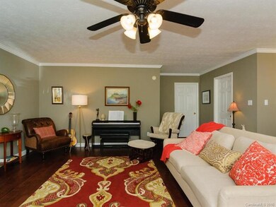 8 Fieldcrest Cir, Asheville, NC 28806 - photo 7