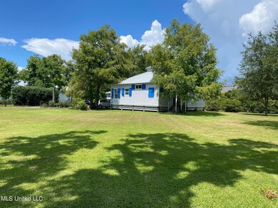 128 Washington St, Bay Saint Louis, MS 39520 - photo 3