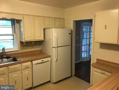 2333 Barbour Rd, Falls Church, VA 22043 - photo 5