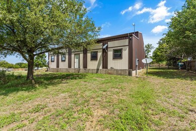 2000 Tepar Ln, Cleburne, TX 76031 - photo 2