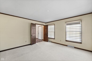 2815 Sycamore St, Columbus, IN 47201 - photo 5