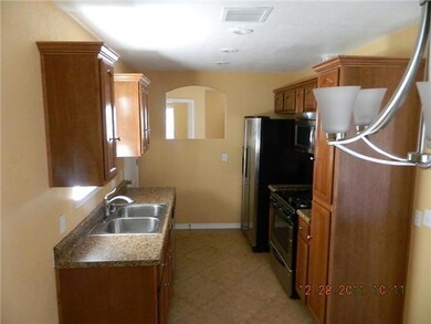 7883 Craddock Ave, El Paso, TX 79915 - photo 6