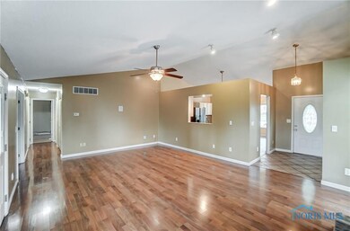 813 N Hill Trail, Findlay, OH 45840 - photo 6