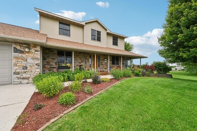 W2923 Sand Crane Dr, Belleville, WI 53508 - photo 3