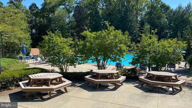 21236 Dorsey Spring Place unit 17, Germantown, MD 20876 - photo 5