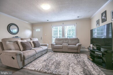 3903 Oakdale Cir, Triangle, VA 22172 - photo 6