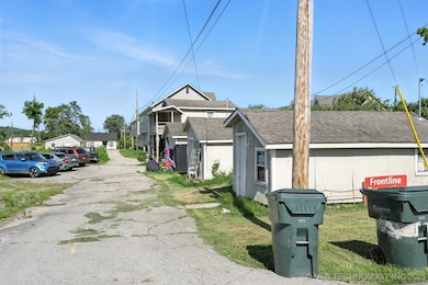 507 S Maryland Ave, Claremore, OK 74017 - photo 2