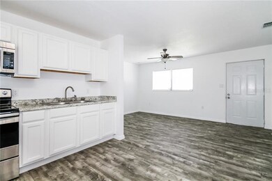 125 Pine Island Dr, Winter Haven, FL 33881 - photo 5