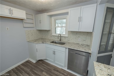 5146 Arch St, Maple Heights, OH 44137 - photo 2