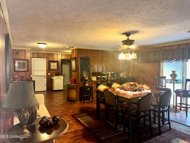 Family Rm/Kitchen