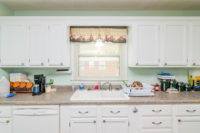 1541 E College Ave, Stanton, KY 40380 - photo 3