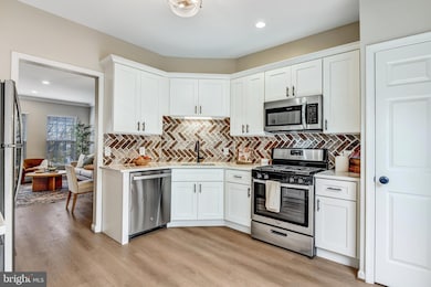 12527 Heykens Ln, Bristow, VA 20136 - photo 2