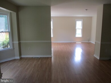 659 Knightsbridge Dr, Hagerstown, MD 21740 - photo 7